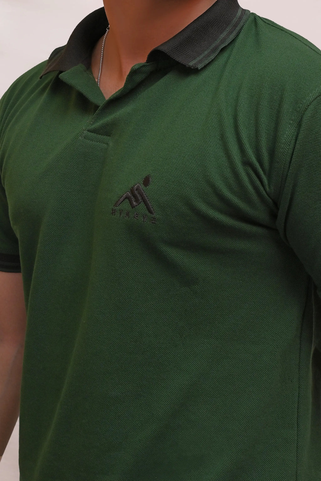 PREMIUM HALF SLEEVES POLO SHIRT- BOTTLE GREEN CREST