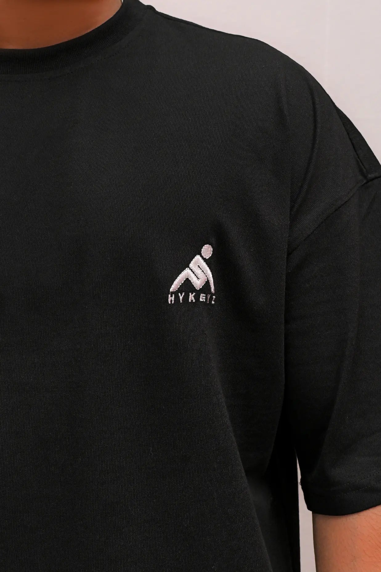 OVERSIZED COMFORT BLACK TEE