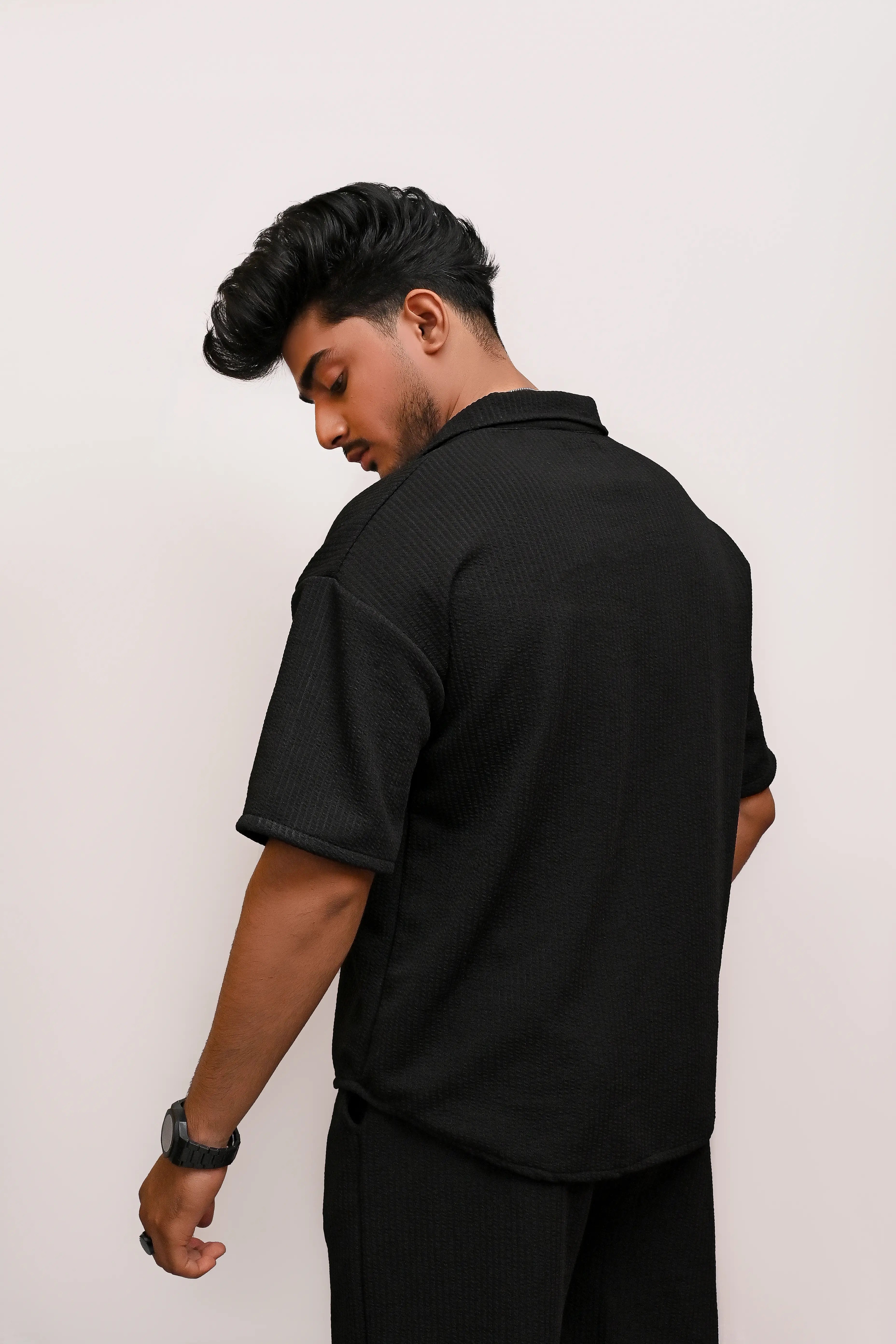 CLASSIC TEXTURED PREMIUM SHIRT – BLACK