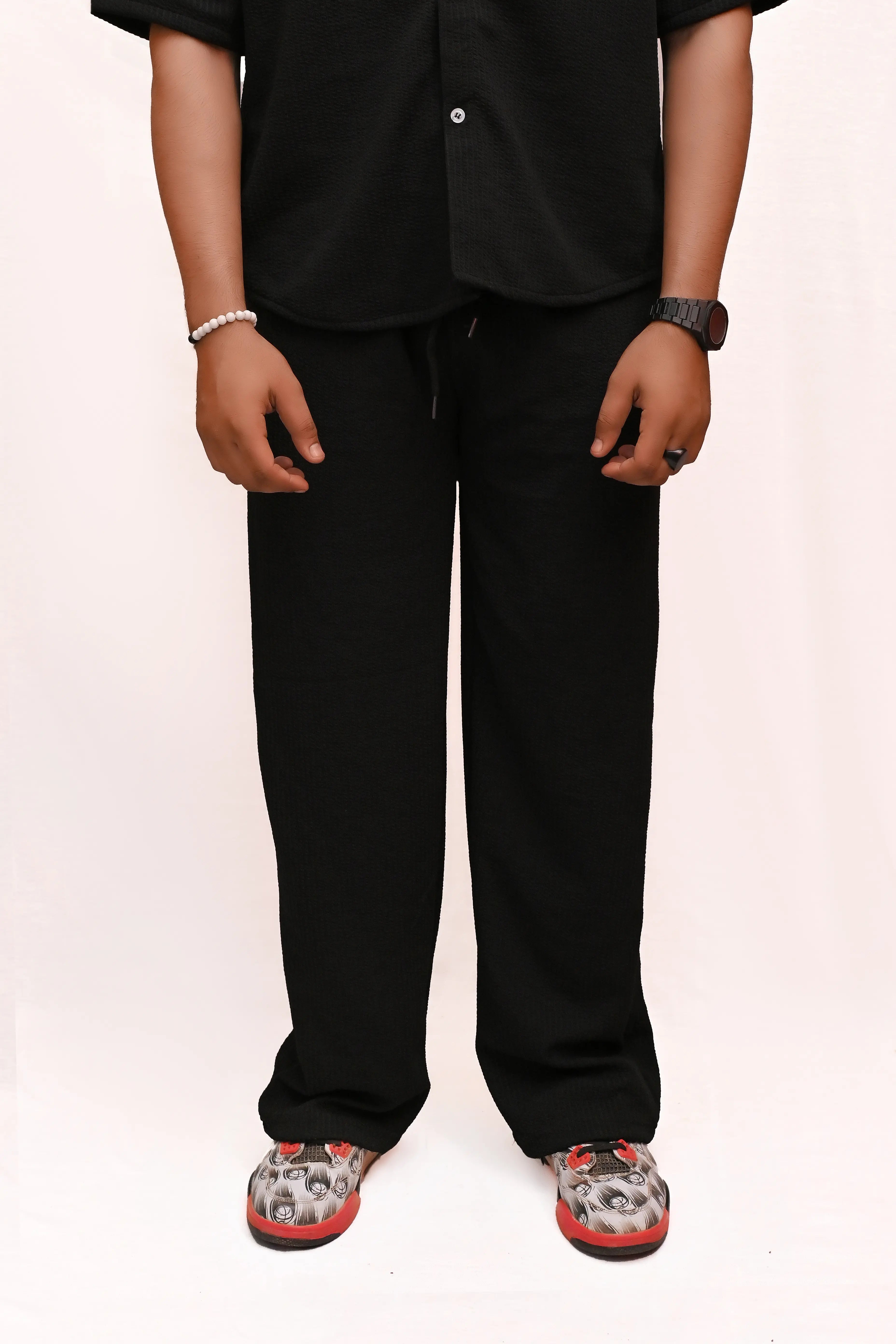 CLASSIC TEXTURED STRAIGHT TROUSER – BLACK